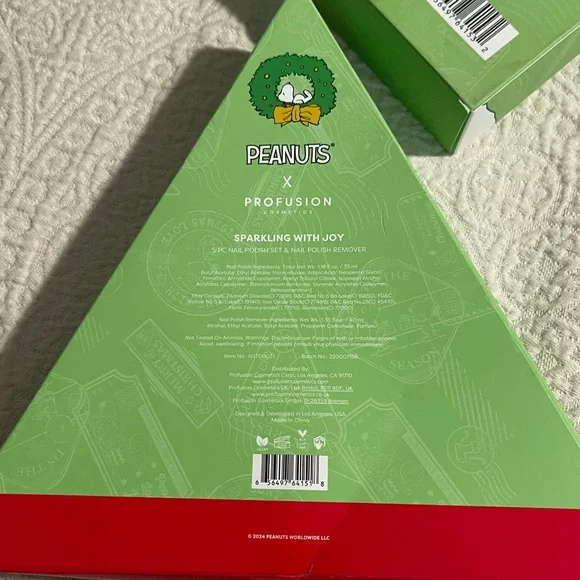 Profusion Cosmetics Peanuts Gift Set with Green and Red Accents - Picture 7 of 8